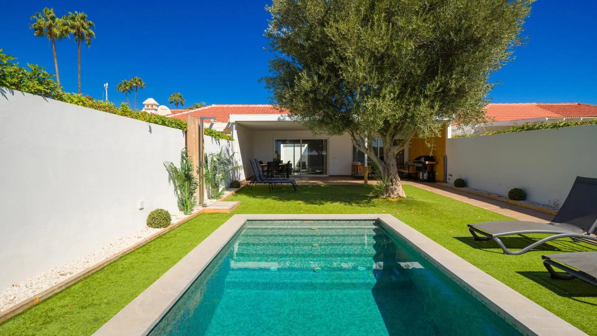 Pasito Blanco Villas